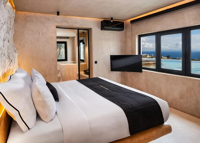Senses Luxury Houses Fira 