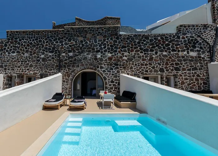 Luxury Hotels in Akrotiri (Santorini)