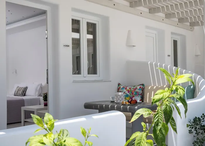 Ambience Suites Φηρά