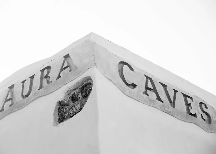 Αura Cave Villa Fira 