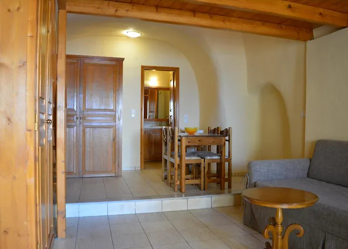 Anemomilos Suites Fira 