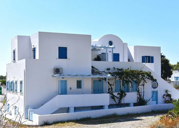 Pet friendly Adelphi Apartments Perissa 