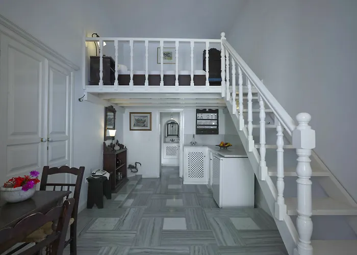 Cori Rigas Suites Φηρά