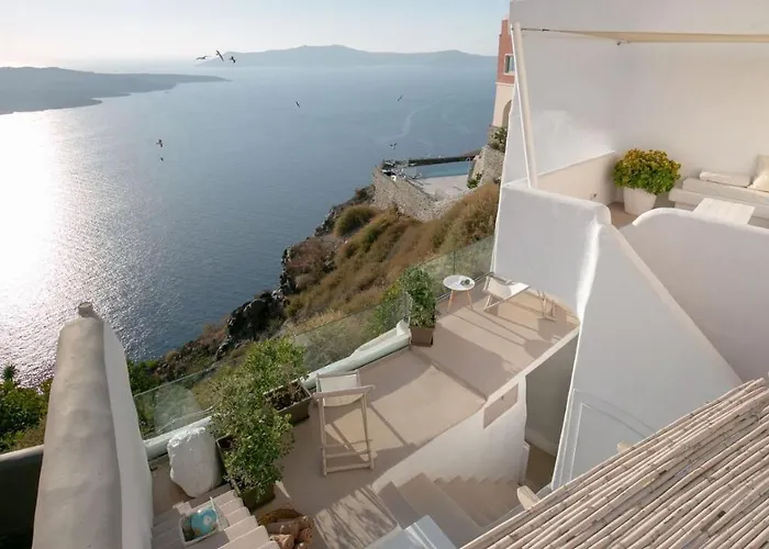 The Globe Suites Villa Fira 